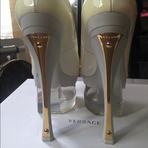 Authentic VERSACE platform heels 👠 36.5